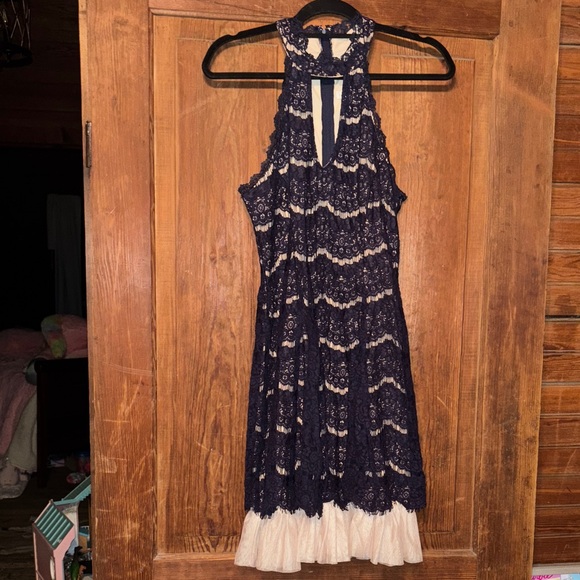 Francesca's Collections Dresses & Skirts - Francesca's Collections Navy and Cream Lace Midi Dress